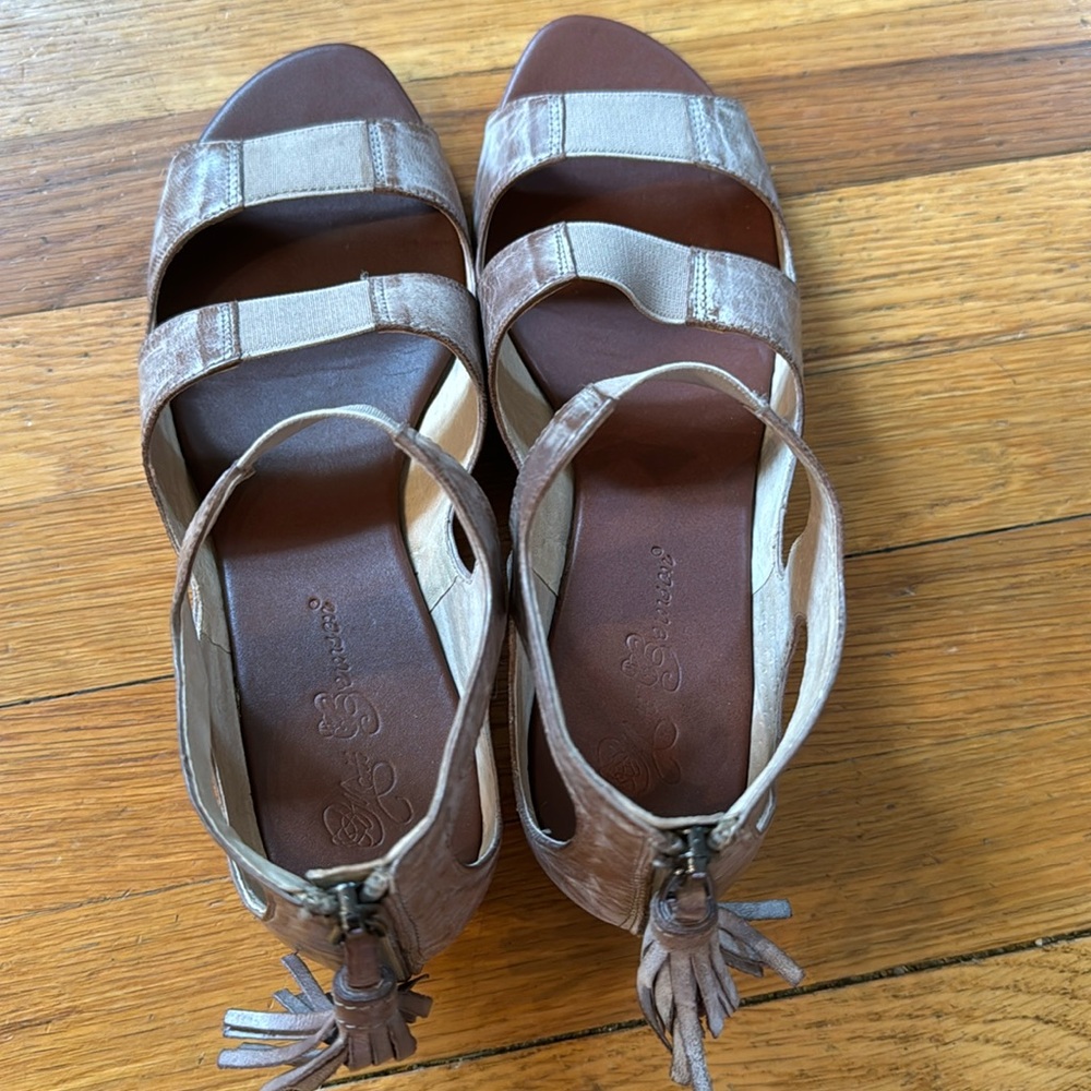 Matt Bernson Shoes, size 9 medium, grey whitewash